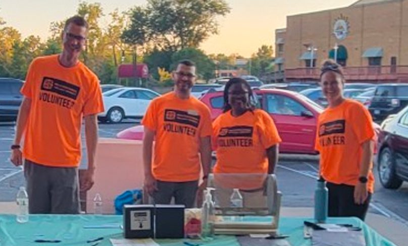 Miller Diversified employee volunteers for Toledo Multicultural Market